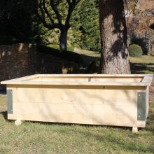 Teraszágyás-kicsi-lapraszerelve, korláttal-75 cm x 155 cm x 34 cm